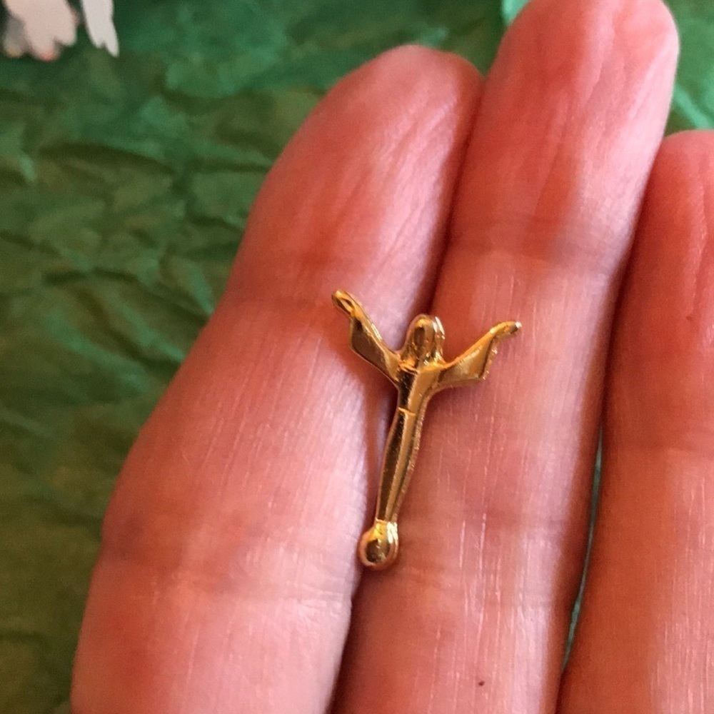 He Is Risen clasp pin